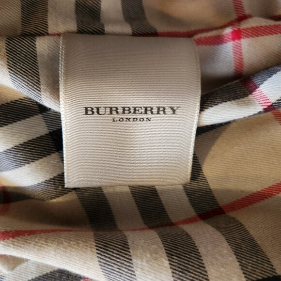 Burberry Black Harbourne Double Breasted Trench Coat, Authentic - Picture 6 of 8